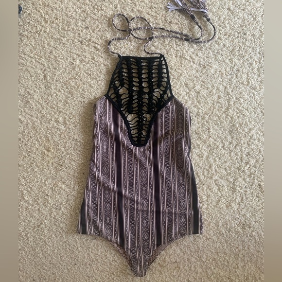 🔥1 DAY SALE🔥 Acacia Teahupoo One piece swimsuit - Polynesian - Picture 1 of 4